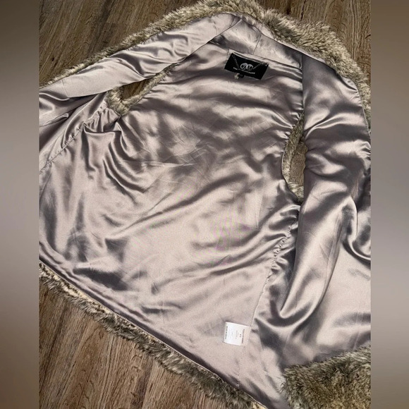 Tart Collections • Kyla Faux Fur Vest - Picture 8 of 10